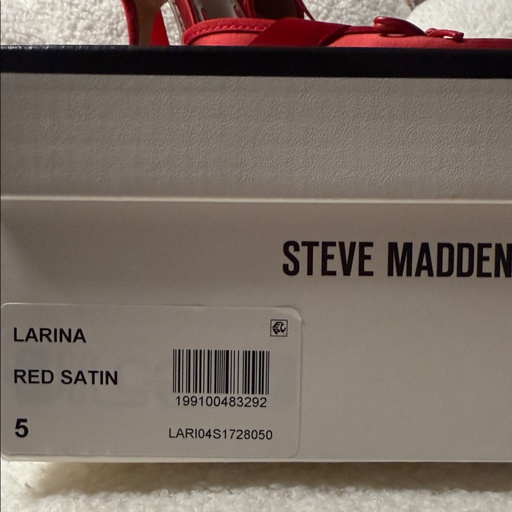 Elegant Red Satin Women's Shoes - Picture 2 of 7